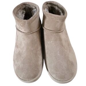 SO Natural Color Fully Lined Lupita Women's Cozy Mini Boots Sz 5.5 (5 1/2)